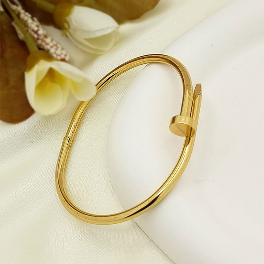 Nail design gold bangle (Free Size)