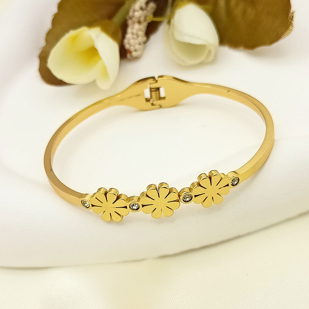 Gold-Plated floral bangle ( Free Size)