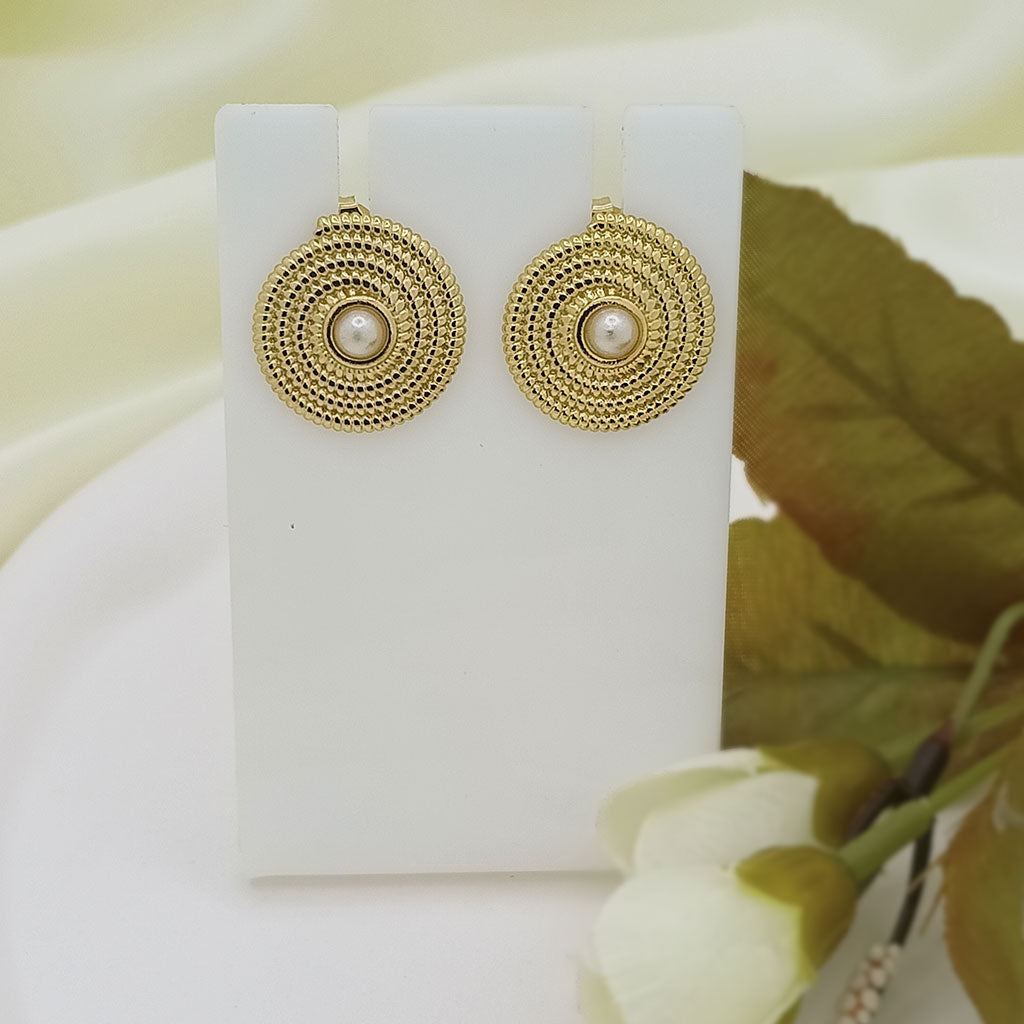 Gold pearl stud earrings