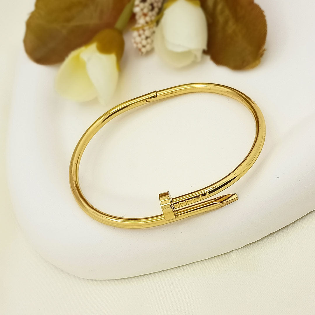 Nail design gold bangle (Free Size)