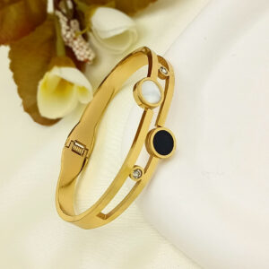 black and white enamel bangle ( free size)