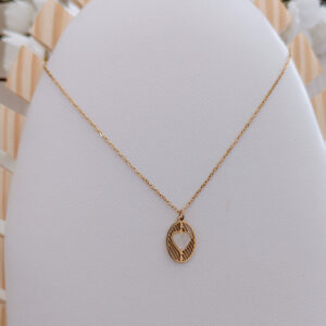 minimal heart medallion pendant necklace