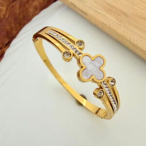 clover crystal accent anti tarnish gold bangle