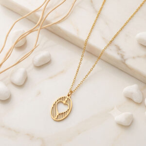 minimal heart medallion pendant necklace