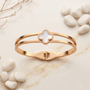 gold plated clover bangle (small )