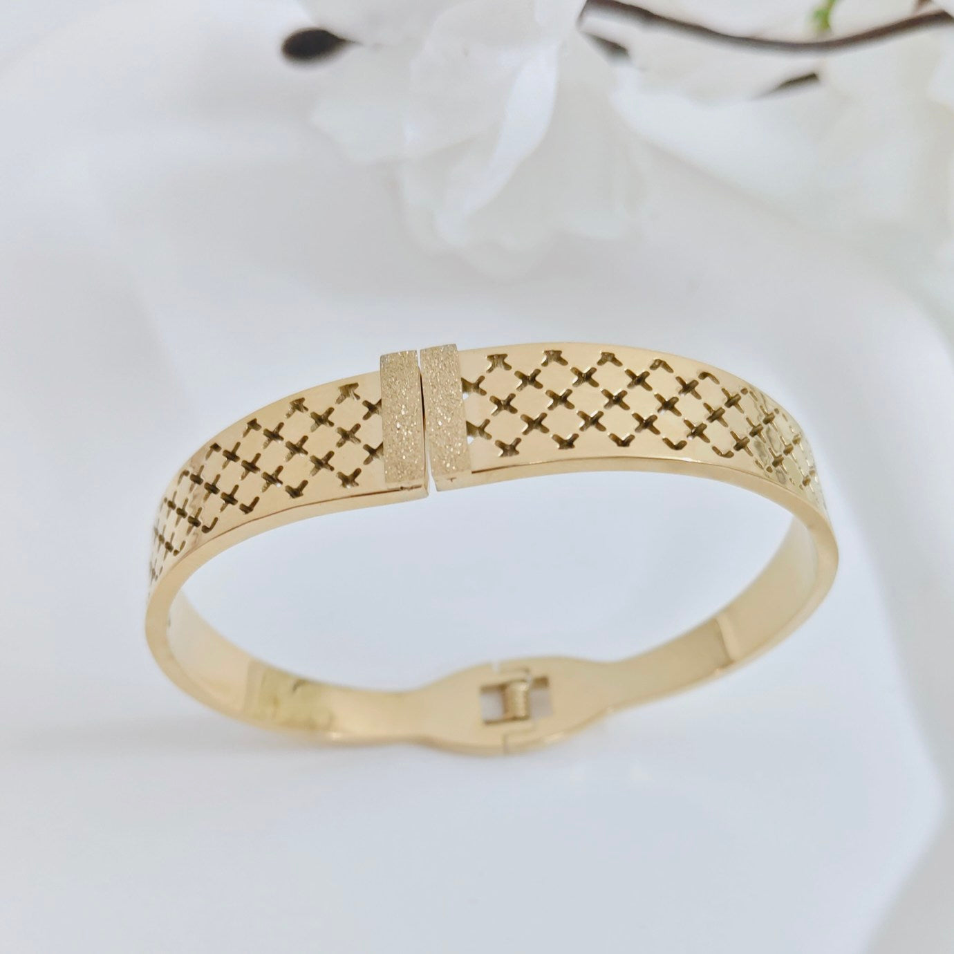 cross cutwork broad kada bangle cross cutwork broad kada bangle